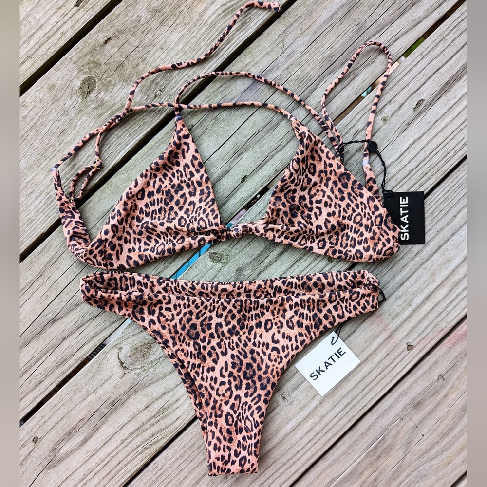 NWT SKATIE Kualoa Sarah top Dylan bottoms both Medium